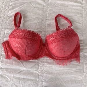 NWOT VS Lace Bra